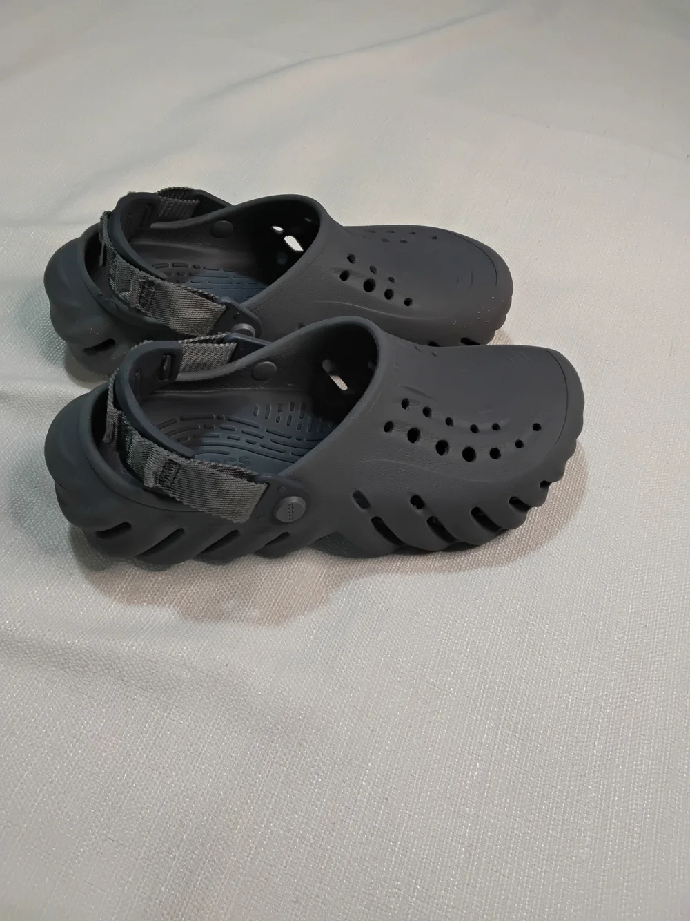 CROCS Echo Kids Classic Clog in Charcoal Sz J-6 Womens-8 Mules.